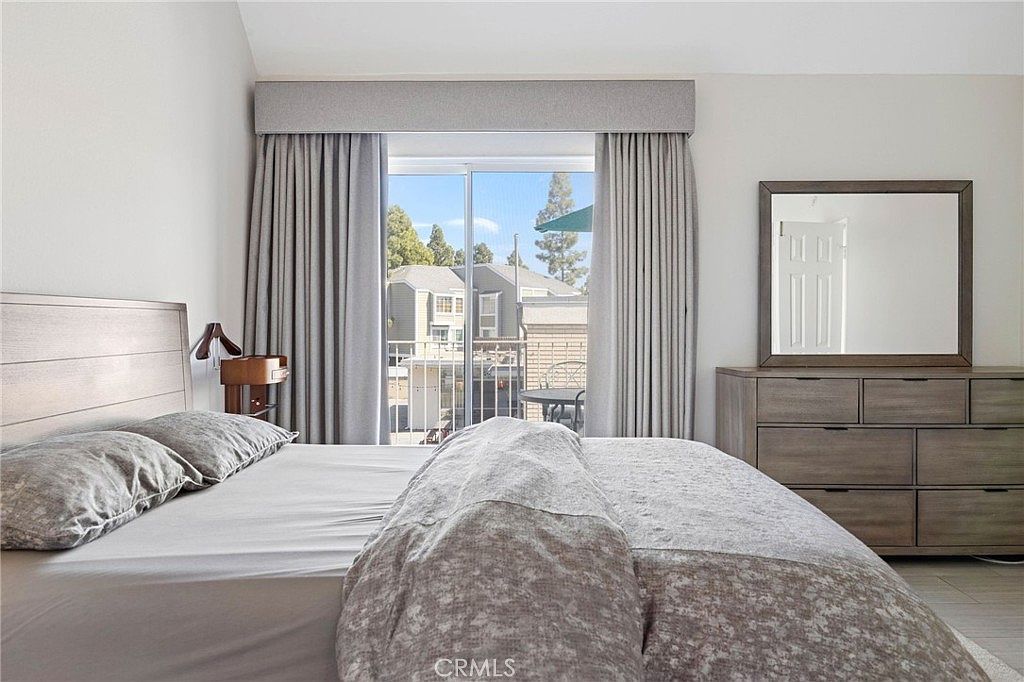 810 Baker St APT 210 Costa Mesa, CA 92626  | Condominium