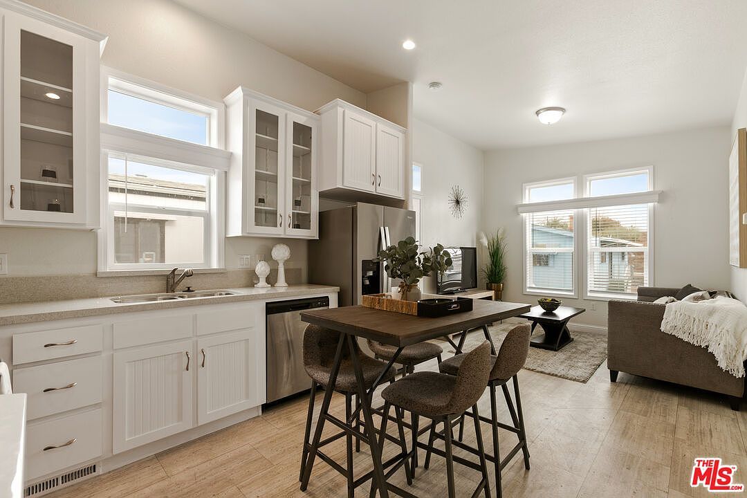 8250 Lankershim Blvd #192 North Hollywood, CA 91605 | New build