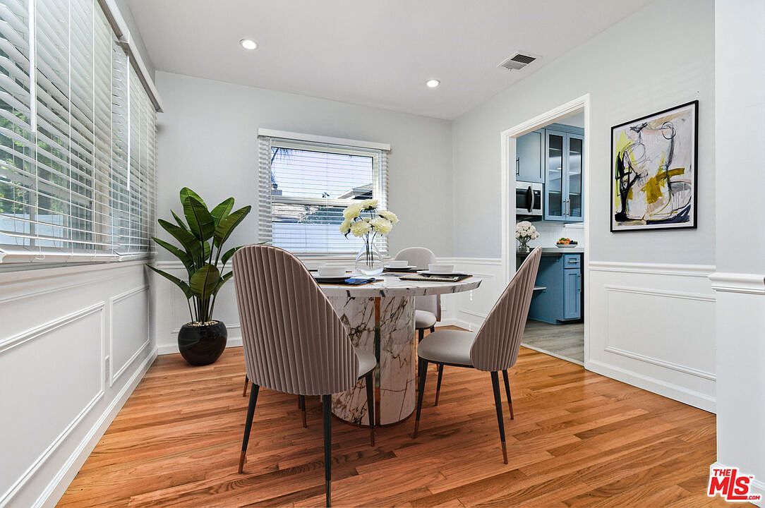 22025 De La Osa St Woodland Hills, CA 91364 | Single Family