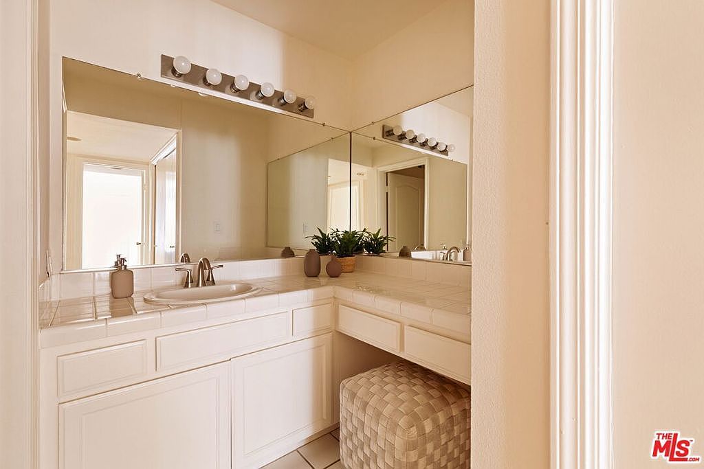 13030 Valleyheart Dr APT 119 Studio City, CA 91604  | Condominium