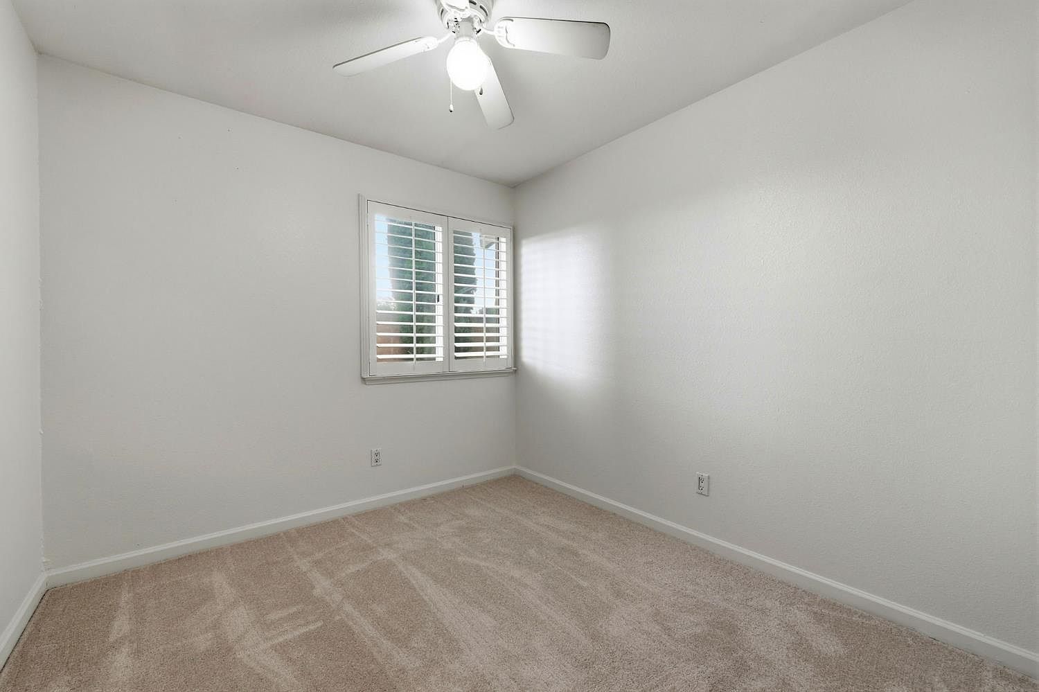 592 Charlemagne Ln Tracy, CA 95376  | Single Family