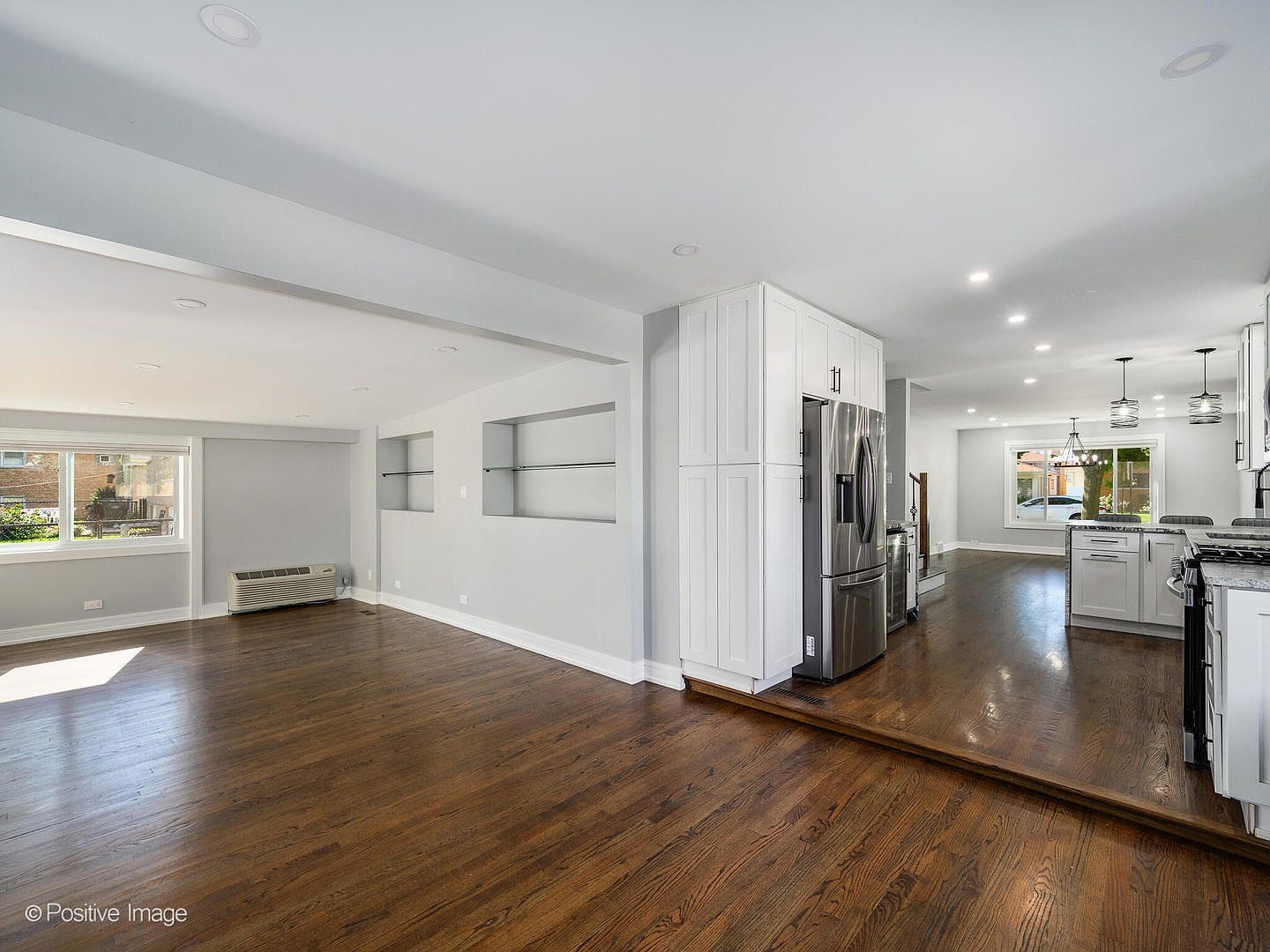 7225 N East Prairie Rd Lincolnwood, IL 60712 | Single Family