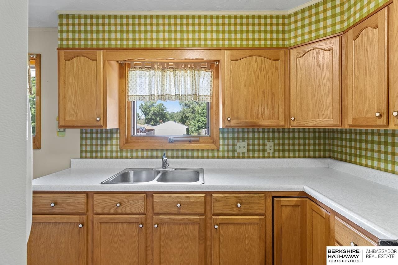 3315 Van Dorn St Lincoln, NE 68506  | Single Family