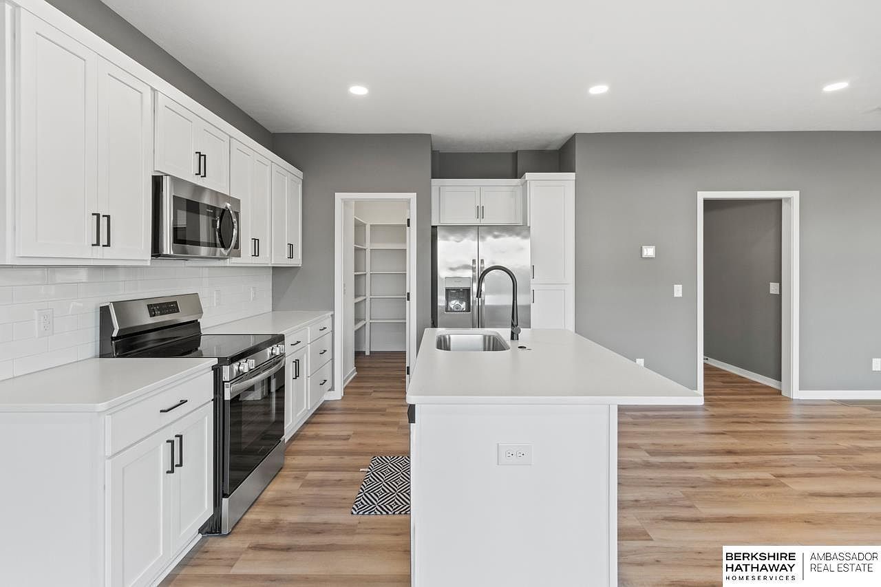 14812 Willow St Bennington, NE 68007  | New build