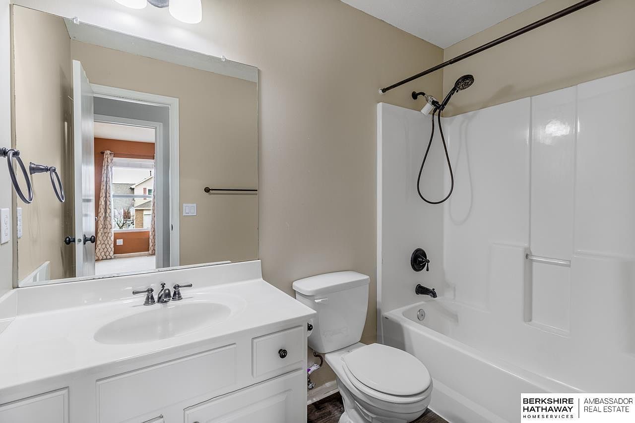 16007 Greenleaf St Omaha, NE 68136 | Single Family