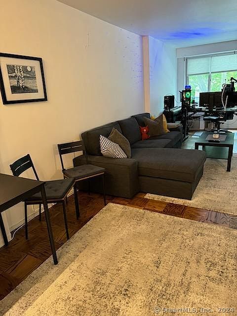 100 York St #4J New Haven, CT 06511  | Condominium