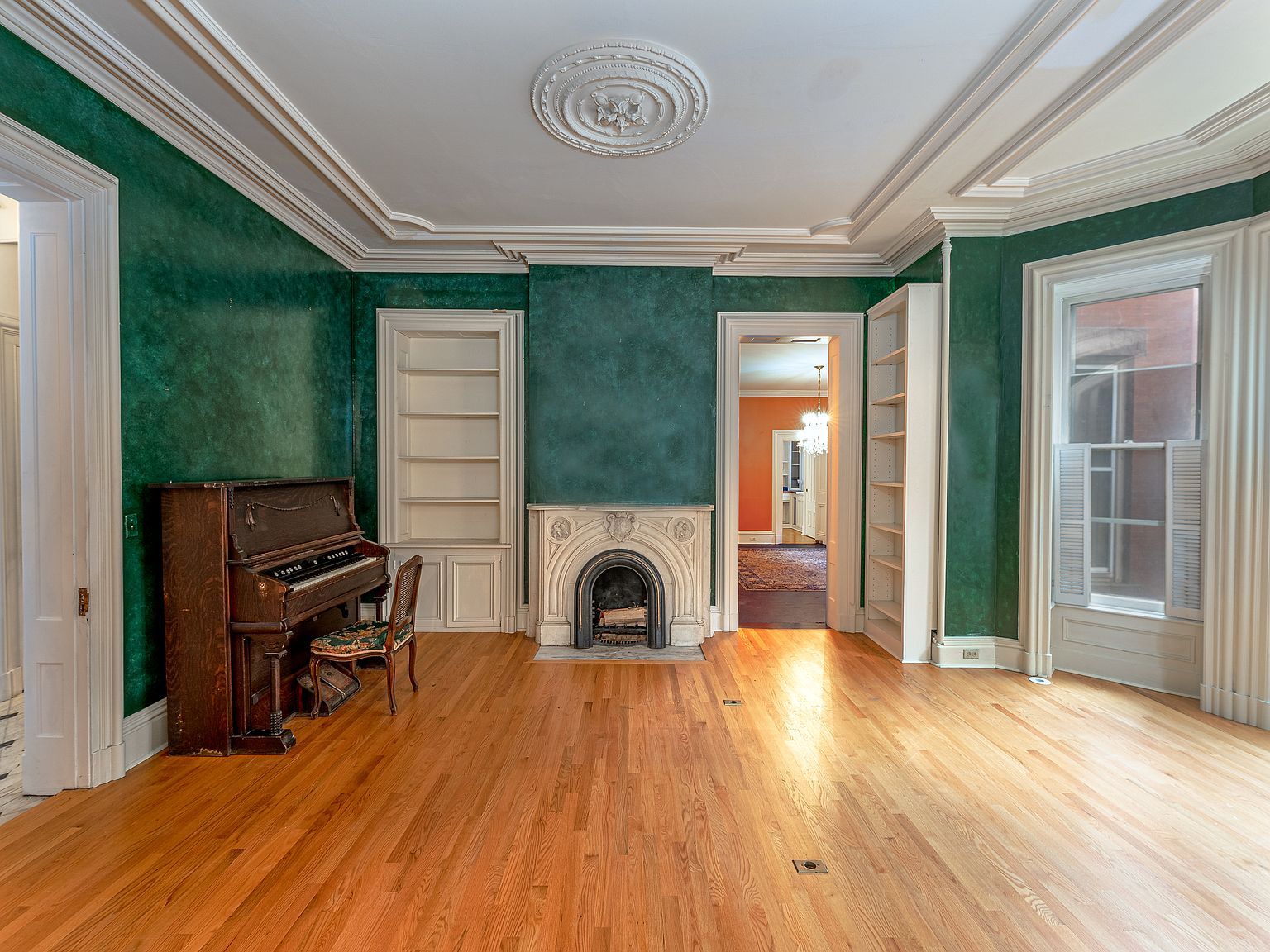 614 Chapel St New Haven, CT 06511  | Single Family