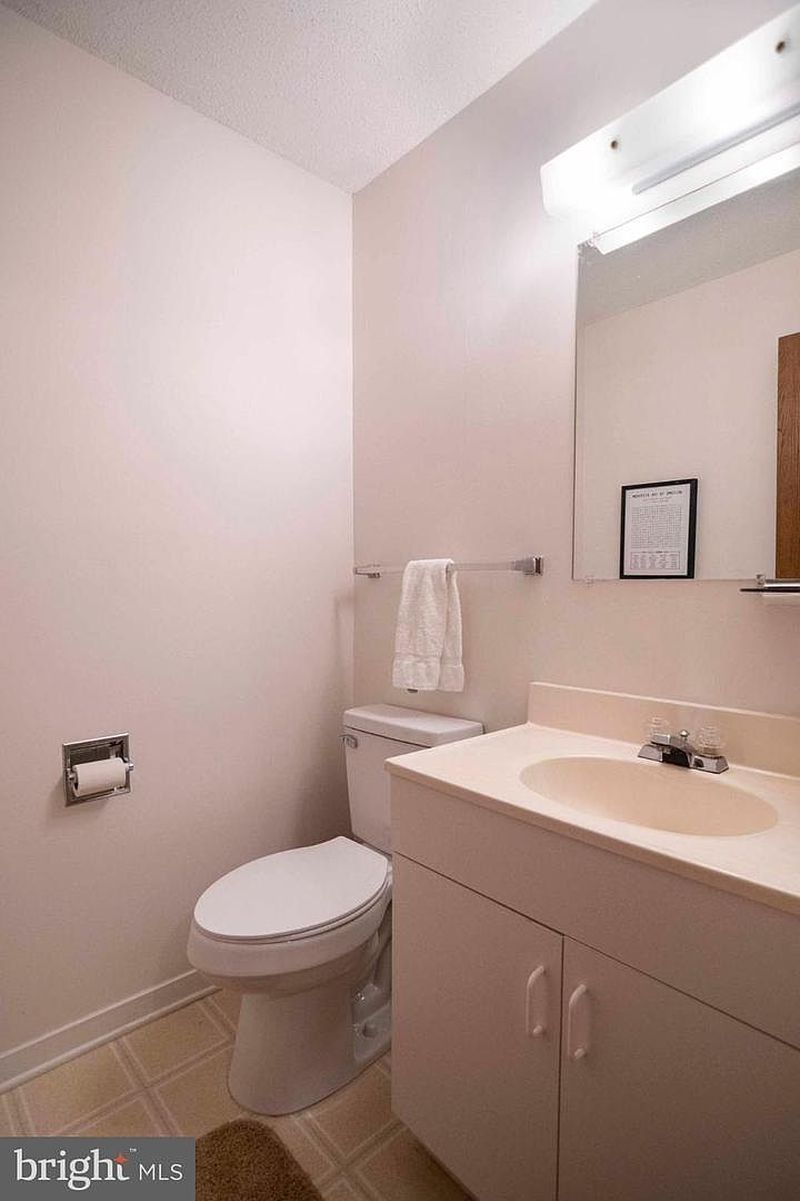 547 King St #17B Basye, VA 22810 | New build