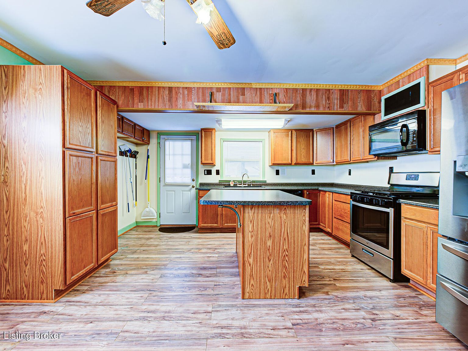 7228 Daisy Ave Louisville, KY 40258  | Single Family