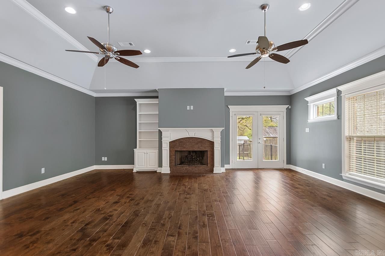 9 Bishop Pl Little Rock, AR 72223  | Single Family