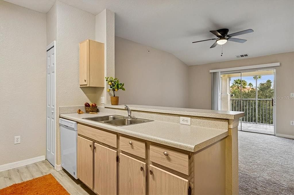 5479 Vineland Rd APT 9310 Orlando, FL 32811  | Condominium