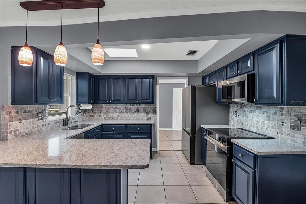 685 Oleander St Mount Dora, FL 32757  | Single Family