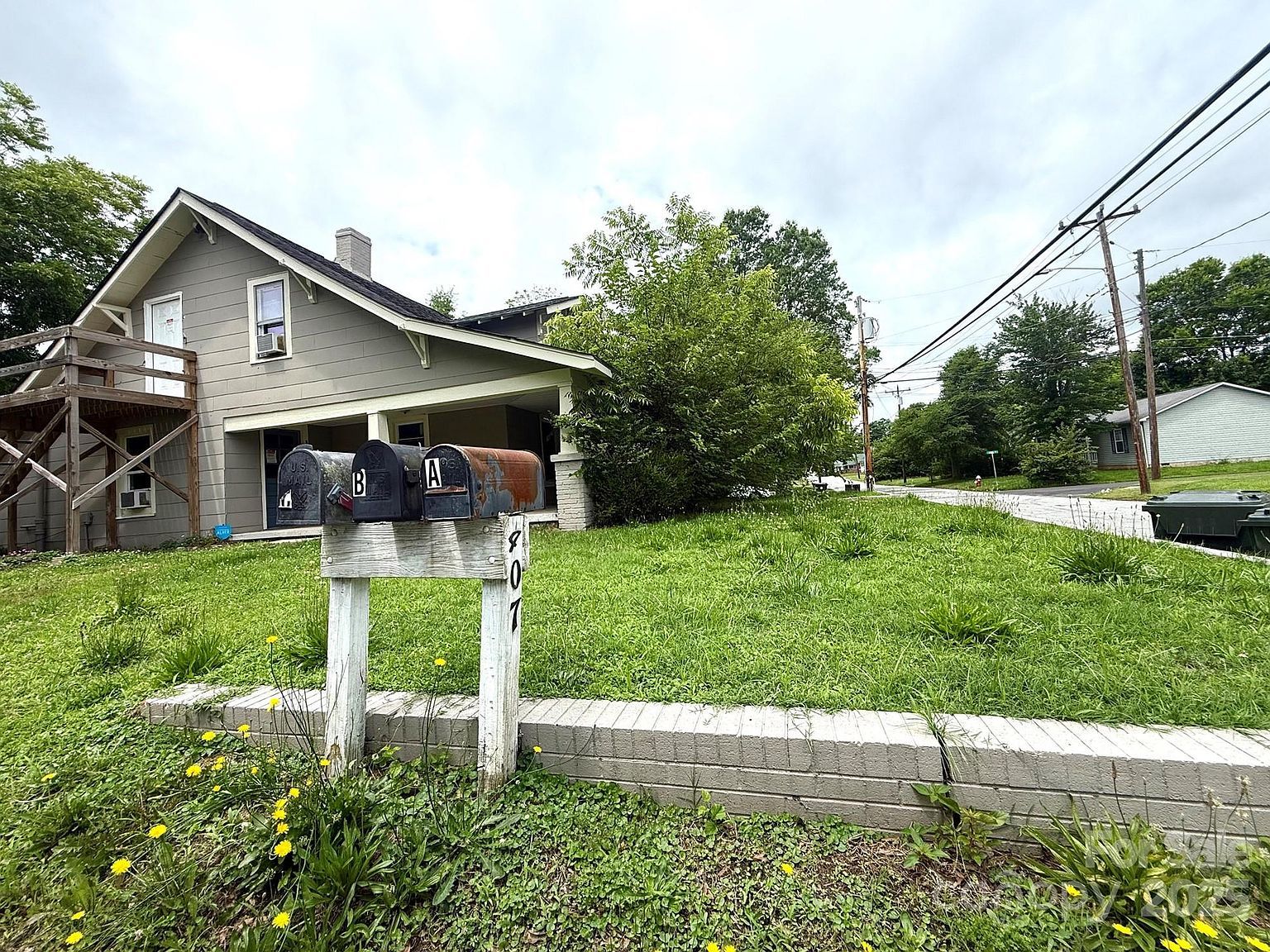 407 Davidson St #A-B Thomasville, NC 27360 | Multi Family