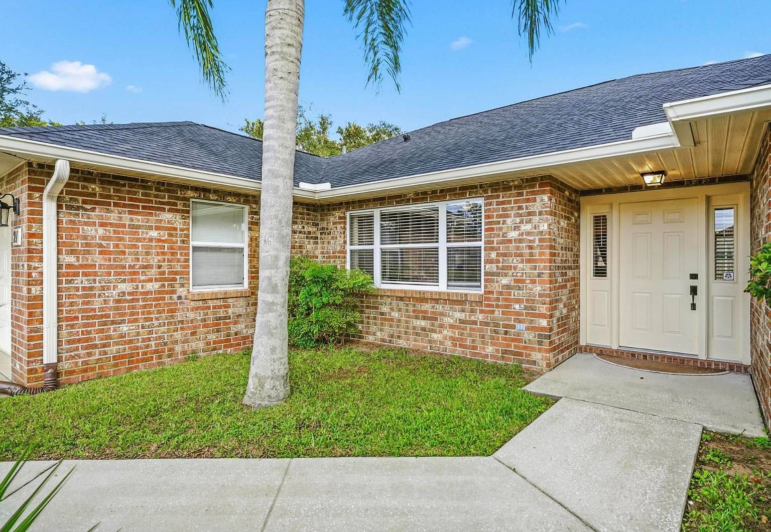 21 Ferndale Ln Palm Coast, FL 32137  | Single Family