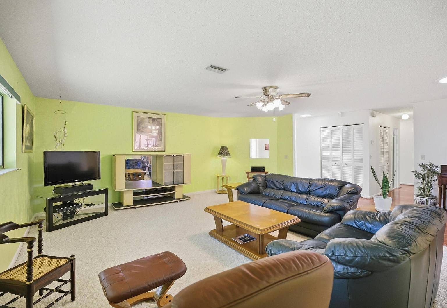 3 Pony Ln Palm Coast, FL 32164  | Single Family