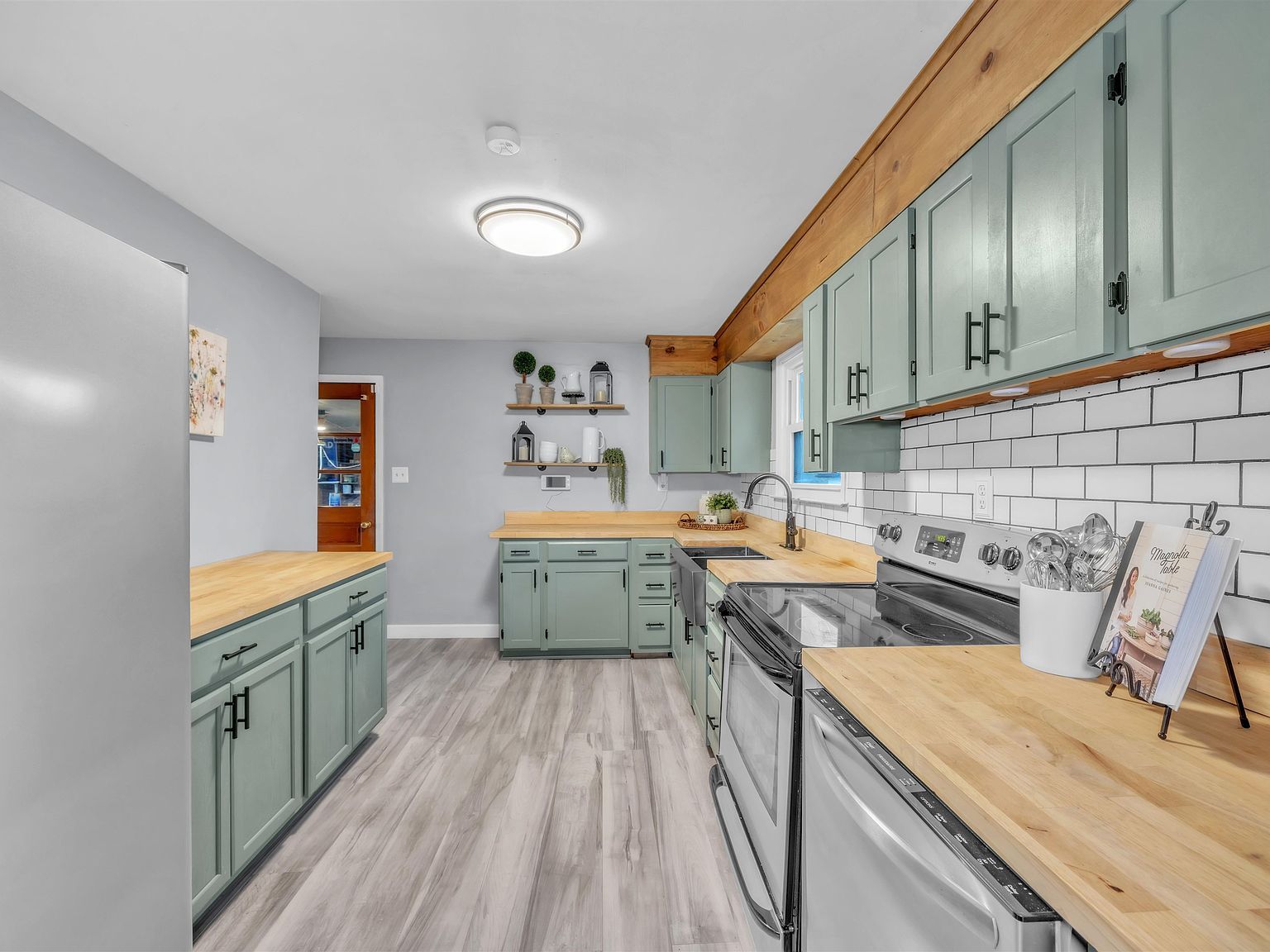 2427 Chinn St Ashland, KY 41101  | Single Family