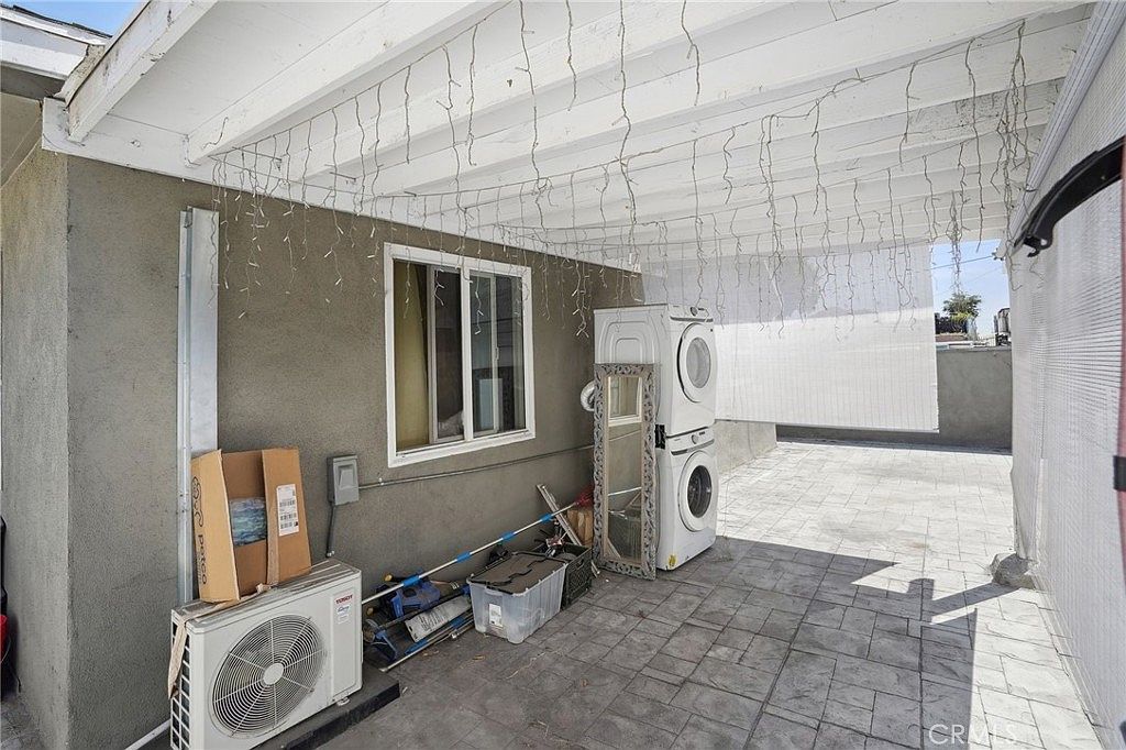 1109 S Dacotah St Los Angeles, CA 90023 | Single Family