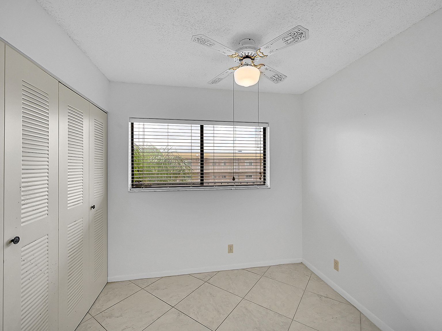 4725 Lucerne Lakes Blvd E APT 411 Lake Worth, FL 33467 | Condominium