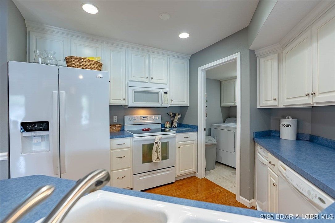 52 Cedar Ct UNIT 2A Lake Ozark, MO 65049  | Condominium