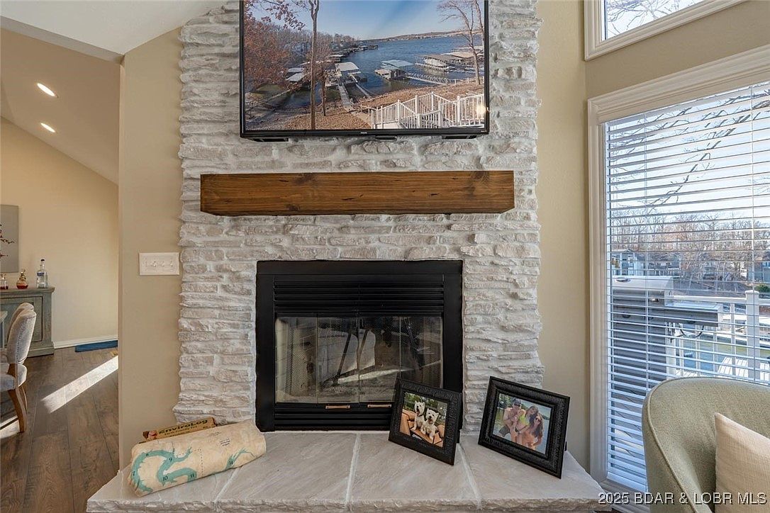 999 Imperial Point Dr Lake Ozark, MO 65049  | Single Family