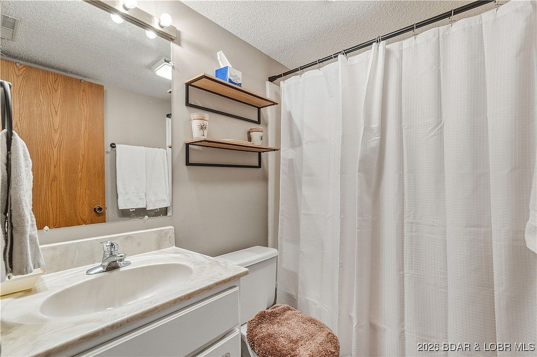 150 Southwood Shores Pl Building 149-3D Lake Ozark, MO 65049  | Condominium