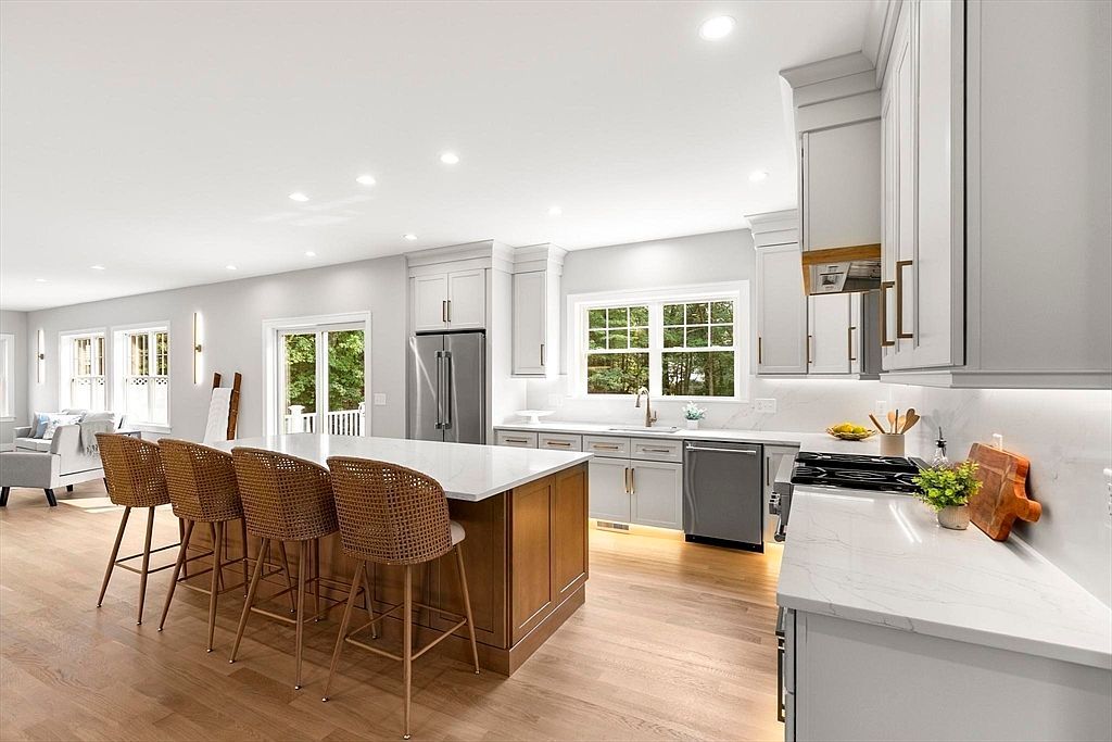 29 Beaverbrook Rd Burlington, MA 01803 | Single Family