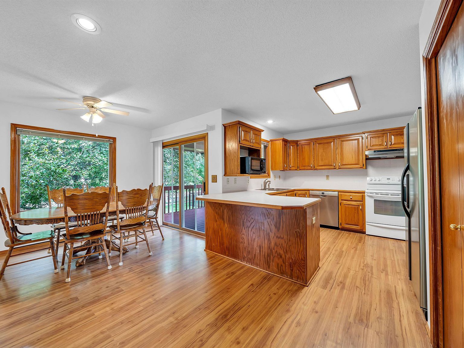 105 S Brownthrush Cir Wichita, KS 67209 | Single Family