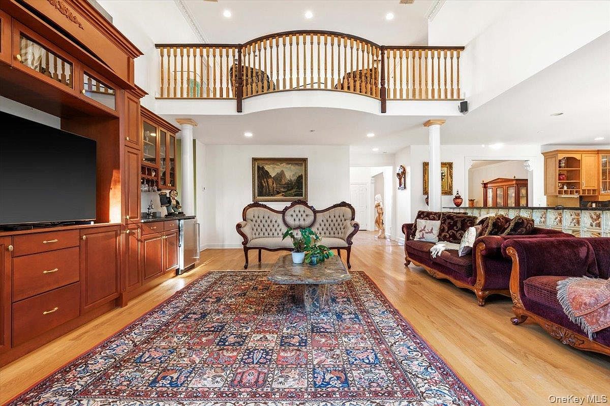 3 Vandalay Ct Scarsdale, NY 10583  | Single Family