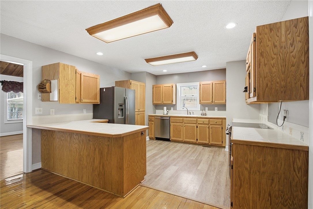 196 Flyroot Trl Pickens, SC 29671 | Single Family