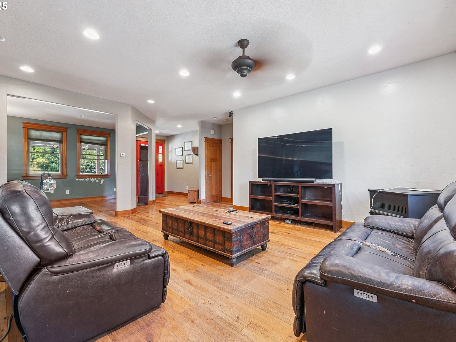 48025 E Historic Columbia Ri Hwy Bridal Veil, OR 97010  | Single Family