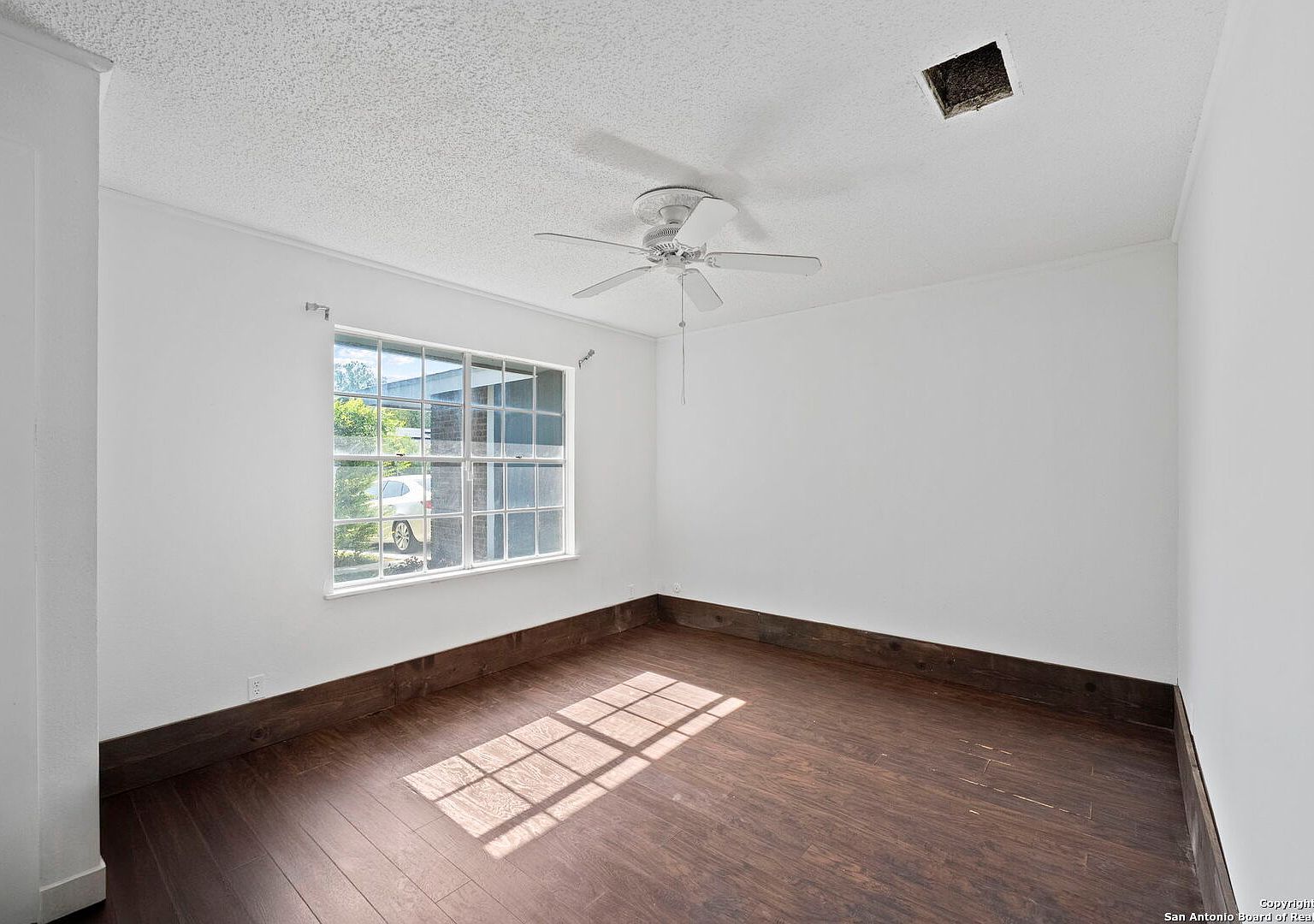 1154 S Ellison Dr San Antonio, TX 78245  | Single Family