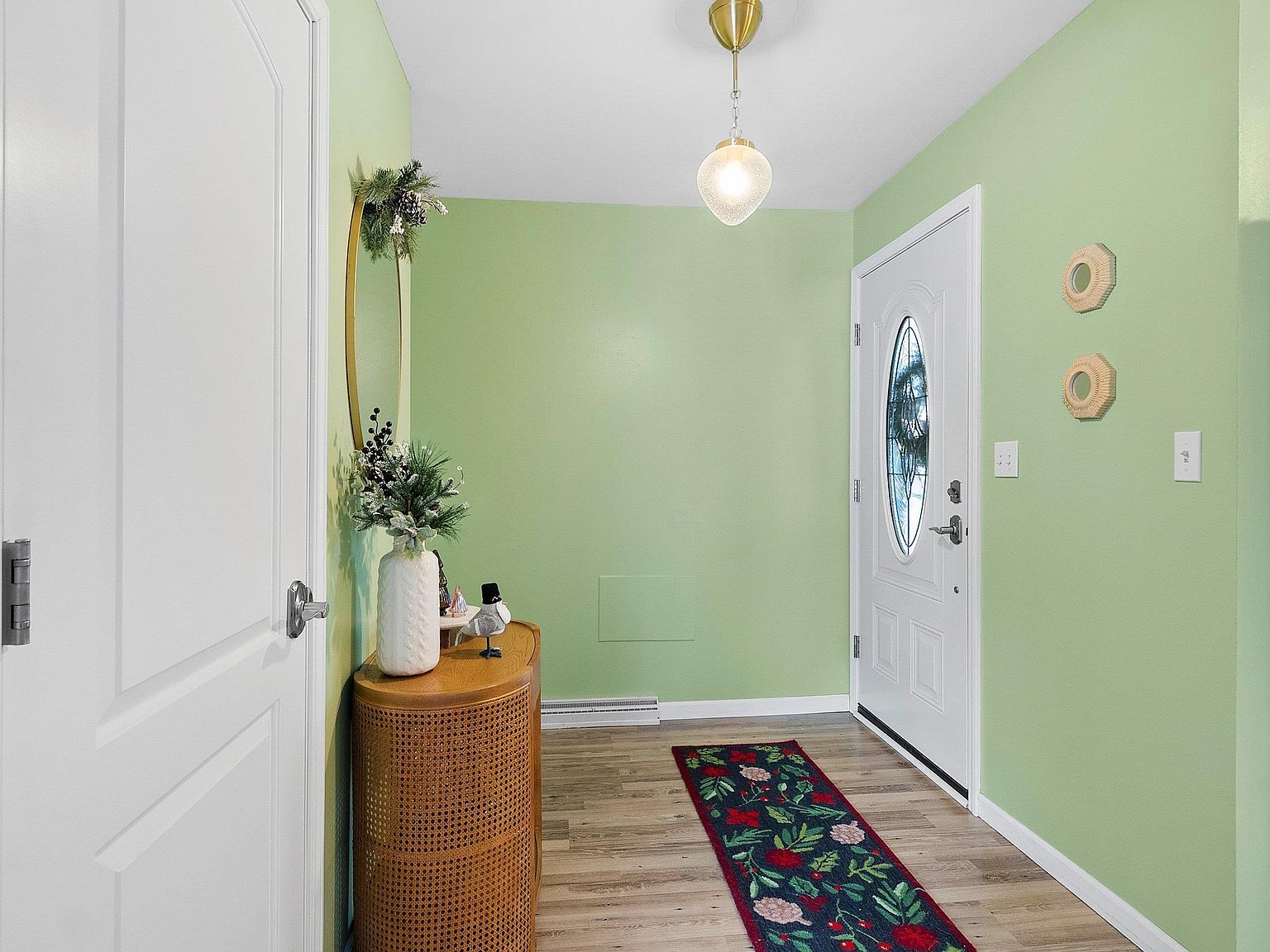 828 E Robin Ln Shawano, WI 54166  | Single Family