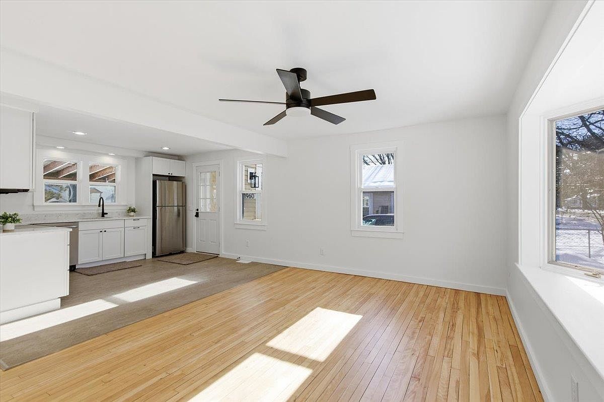 1960 North Ave Burlington, VT 05408  | Single Family