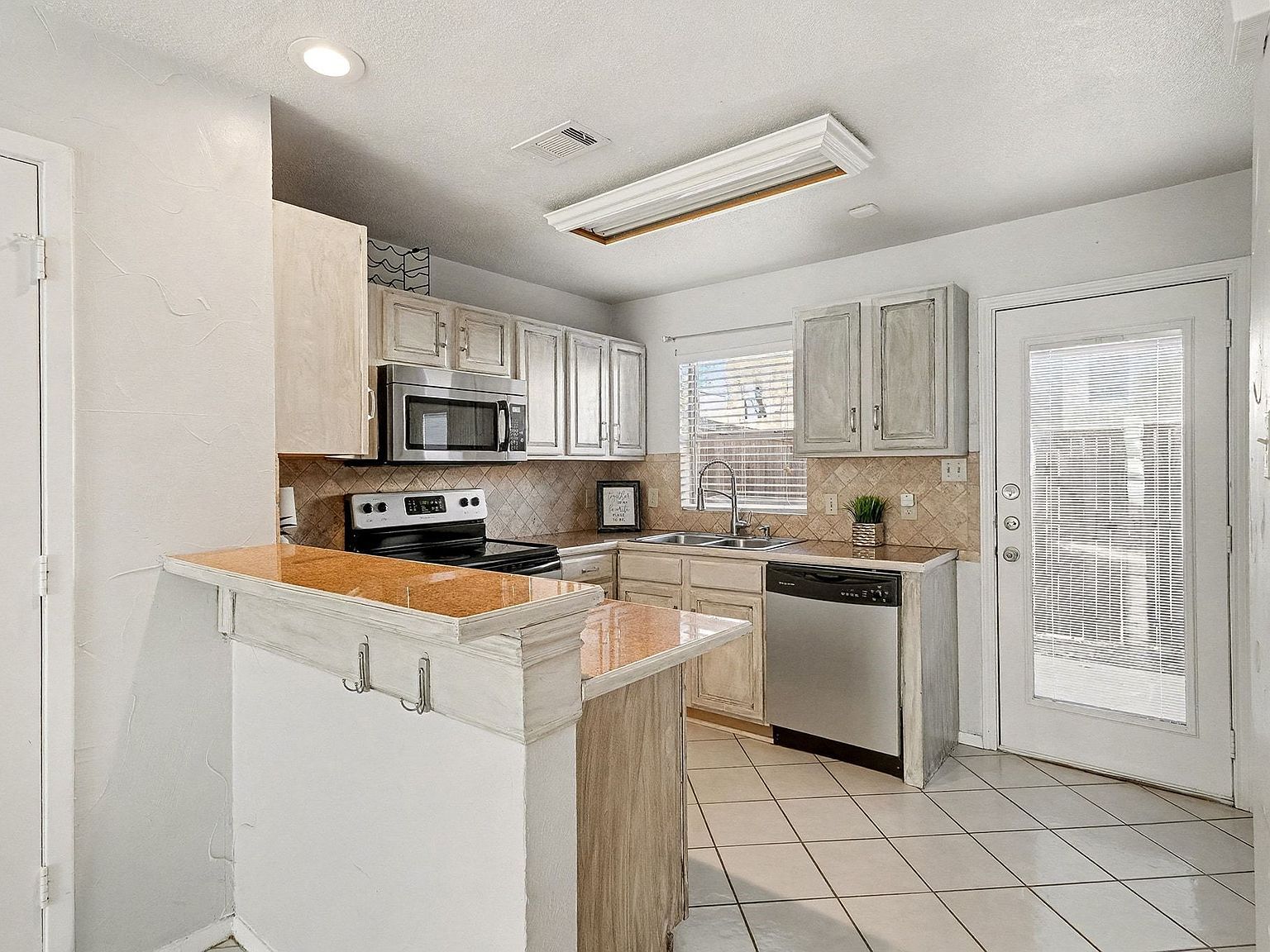 617 Carriagehouse Ln APT 3E Garland, TX 75040  | Single Family