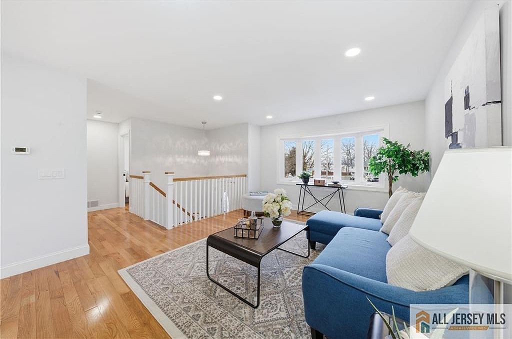 6 Wilton Ave Middlesex, NJ 08846  | Single Family