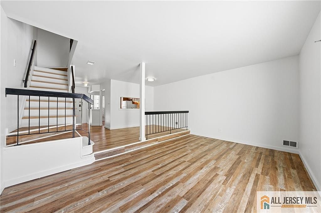 303 Maplecrest Rd Edison, NJ 08820 | New build