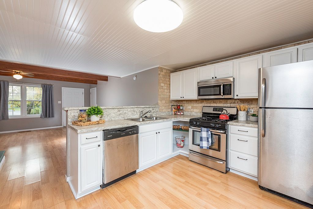 2009 Countryside Ln Round Lake Beach, IL 60073 | New build