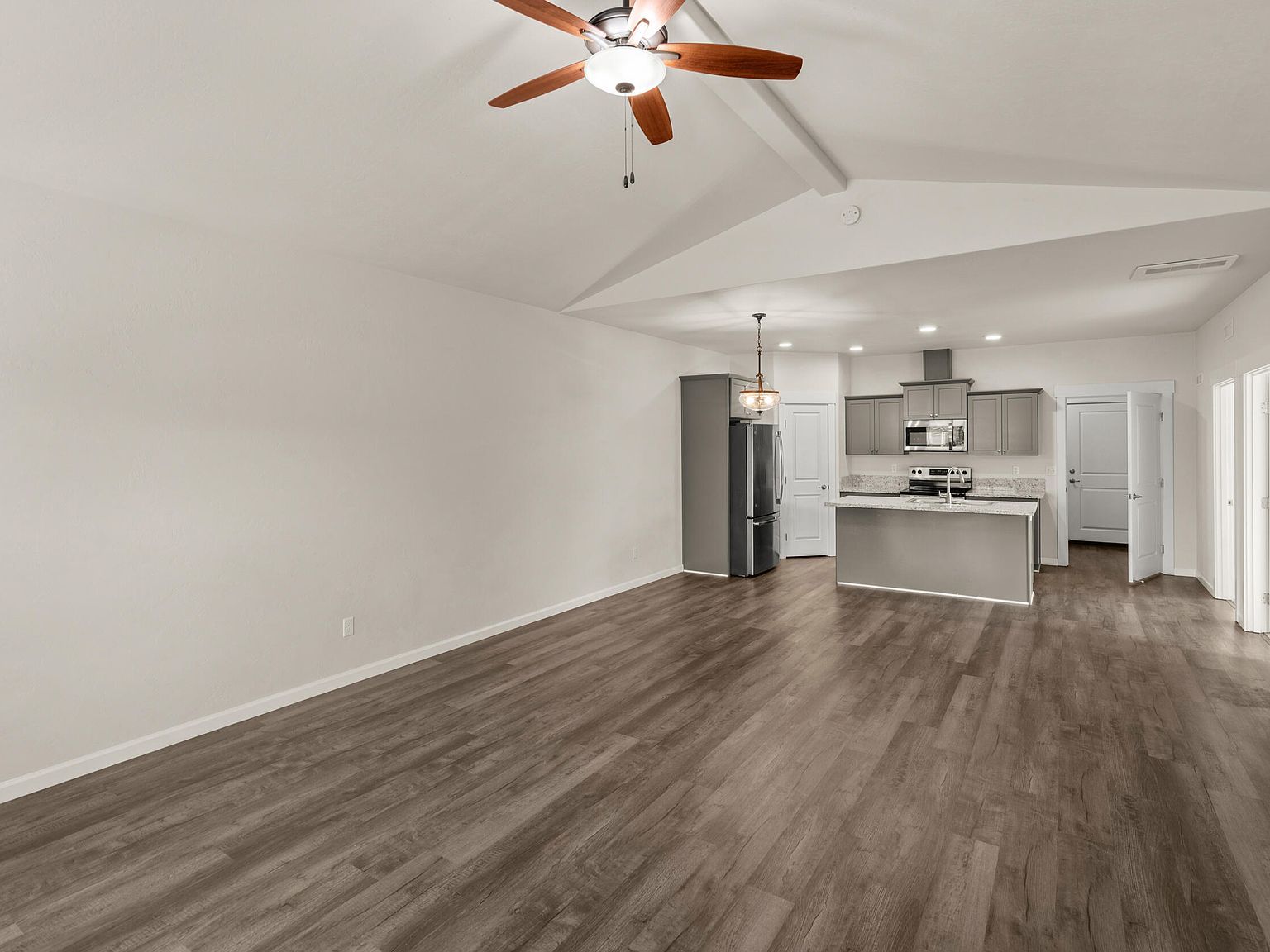 199 Mellecker Way Medford, OR 97501  | Single Family