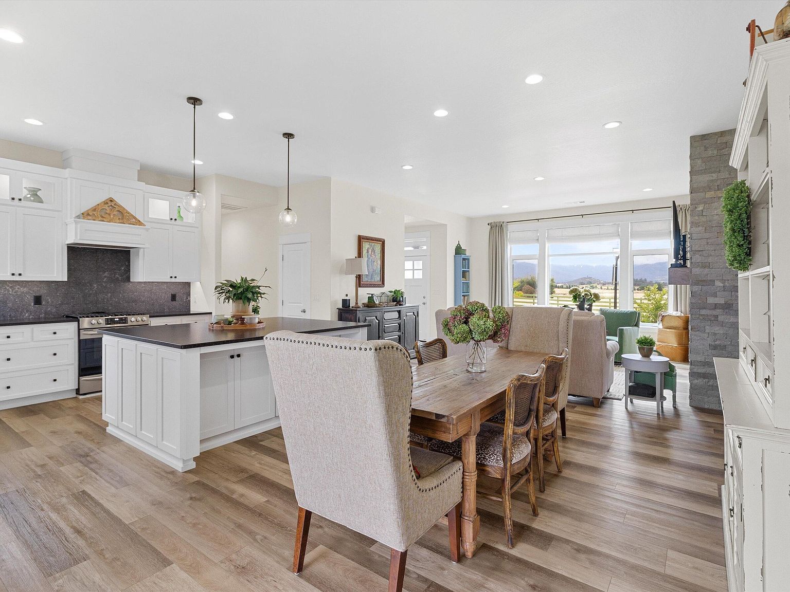 3811 Coal Mine Rd Medford, OR 97504  | Single Family