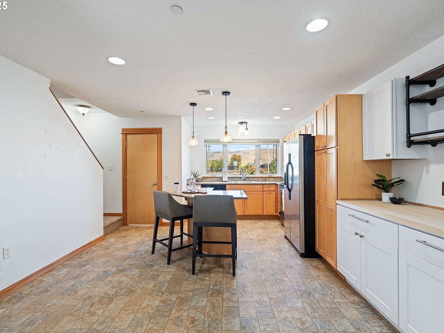 990 W 8th Pl The Dalles, OR 97058  | New build