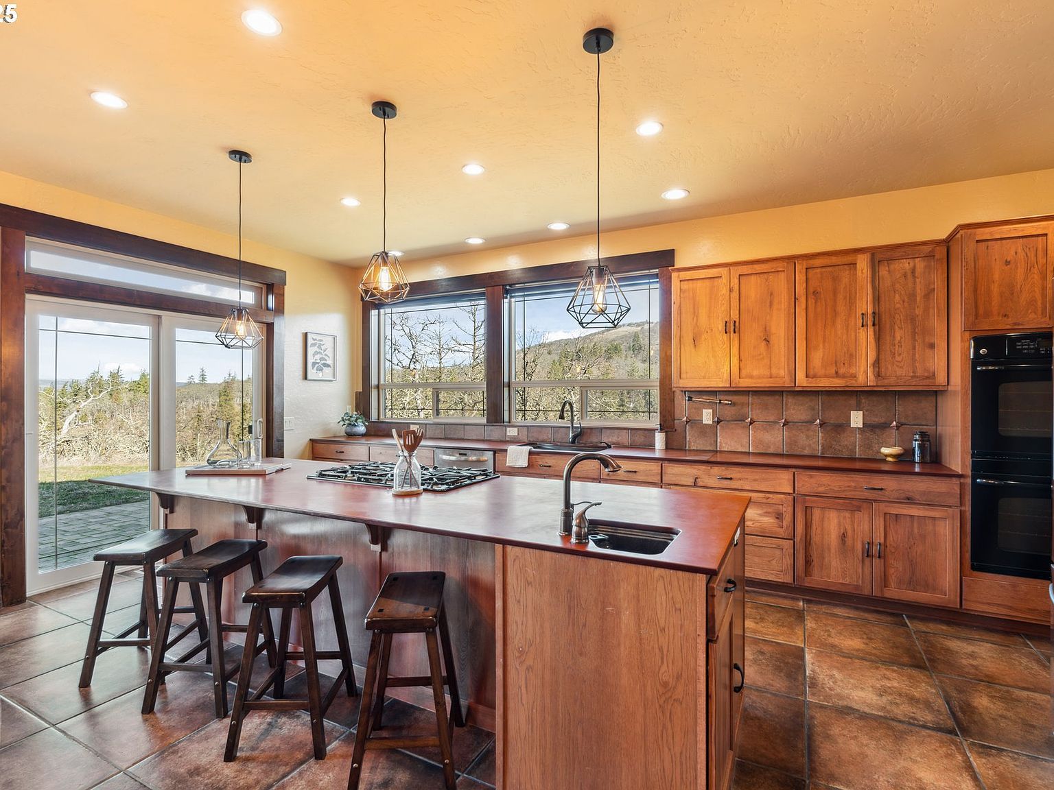 2257 Dundas Way Mosier, OR 97040 | Single Family