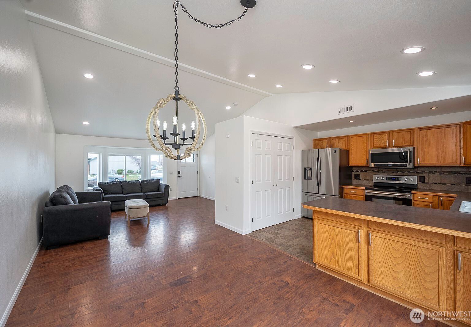 1401 S Hamilton Rd Moses Lake, WA 98837 | Single Family