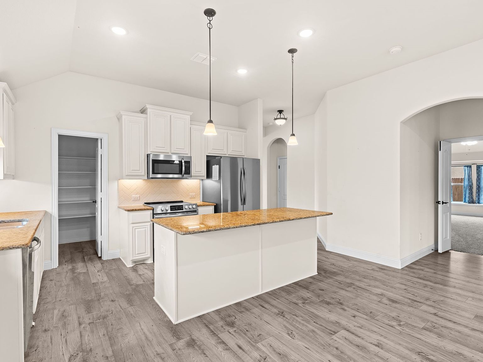 190 Half Moon Dr Waxahachie, TX 75165 | Single Family