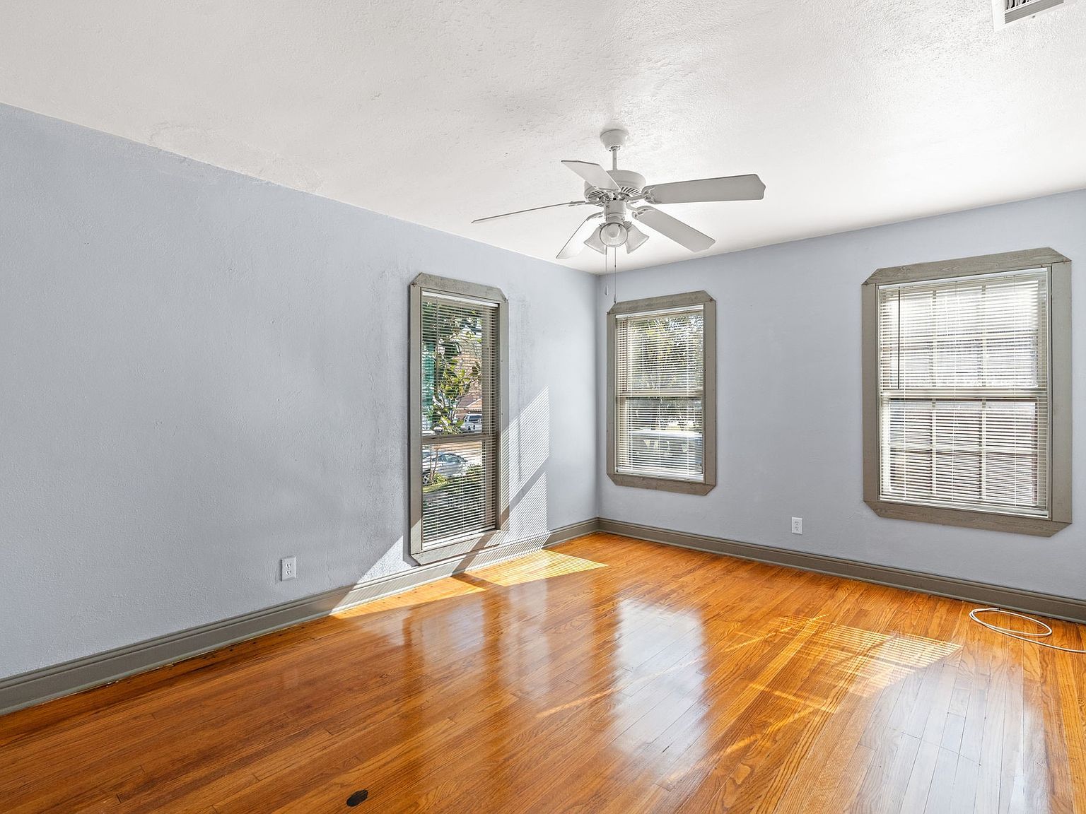 2725 Bowling Green Ave Dallas, TX 75216 | Single Family