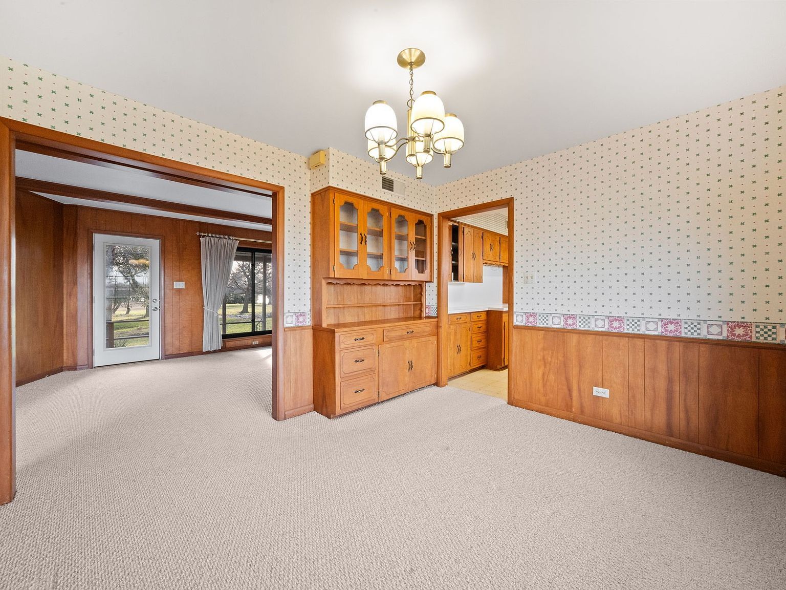 139 Lakeshore Dr Waxahachie, TX 75165  | Single Family