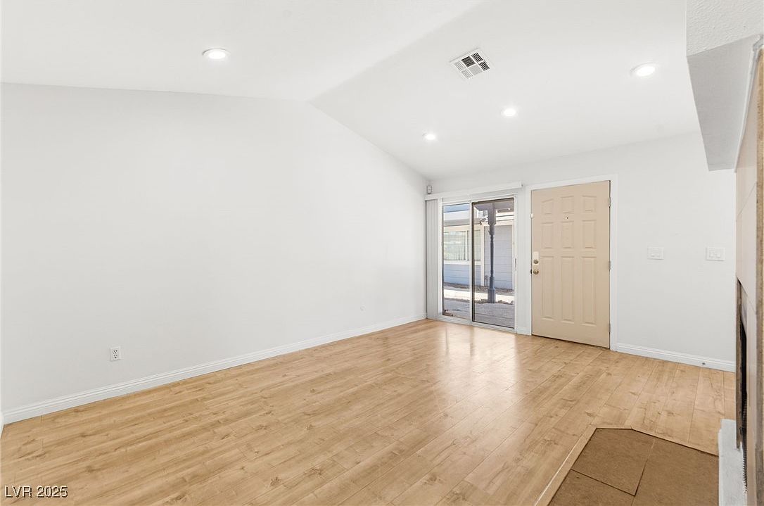 5831 Medallion Dr UNIT 101 Las Vegas, NV 89122 | Condominium