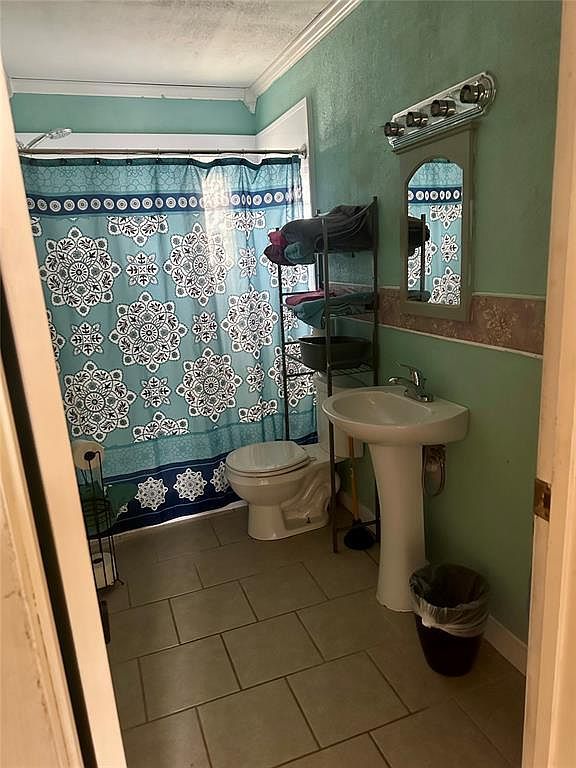 400 S Main St McLoud, OK 74851  | Single Family