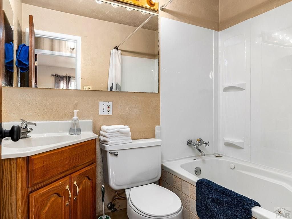 32 Scotland Rd Pueblo, CO 81001  | Single Family