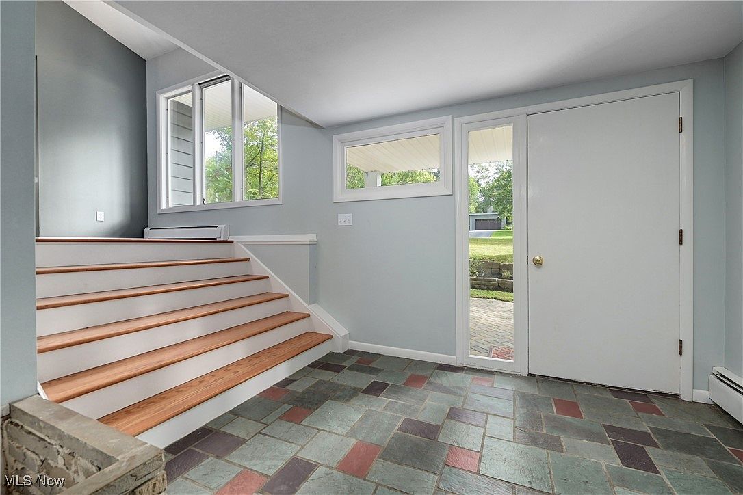 5 Skyline Dr Moreland Hills, OH 44022  | Single Family