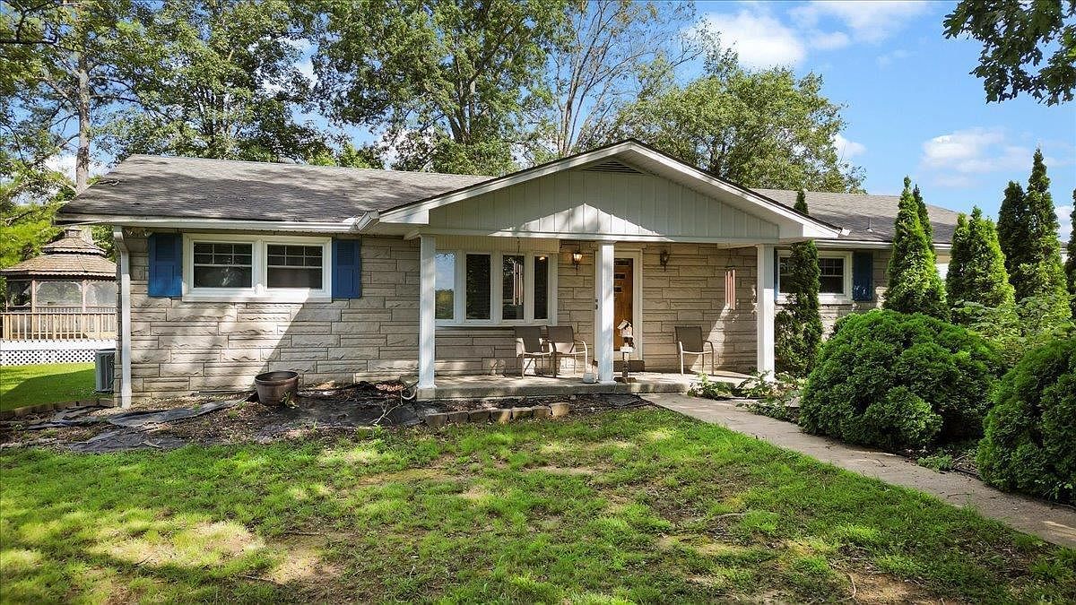 2426 Segal Rd Brownsville, KY 42210  | Single Family